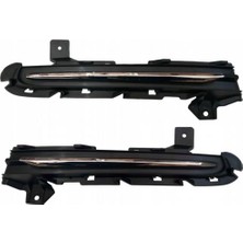 TŞT Volvo V40 Ön Sis Lamba Kapağı Nikelaj Bandlı Sağ 2012-  (Oem No:  31347043)