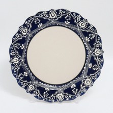 Korkmaz Çini 26 cm Beyaz Kabartma Kaligrafi Tabağı