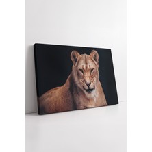 KOSS Dijital Dişi Aslan Portresi Yaban Doğa Detaylı Güçlü Bakışlı Sıcak Tonlu Modern Kanvas Tablo Dekoru