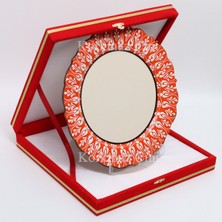 Korkmaz Çini 26 cm Beyaz Kabartma Kaligrafi Tabağı