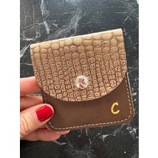 Pinkylola Design-Kare Model Bej Kroko ve Vizon Hakiki Deri ‘ C Harfli Airpod Kılıfı,mini Bozuk Para Cüzdanı
