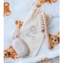Huglette %100 Doğal Keçi Kılı Bebek Saç Fırçası ve Doğal Keçi Sütlü Bebek Sabunu Saklama Keseli 3'lü Set