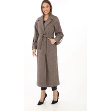 Uzun Kaşe Kaban – Yünlü Dokuma Kaşmir Kumaş, Kruvaze Yaka, Kuşaklı Astarlı Tesettür Uyumlu Şık Kışlık Siyah Model- Vizon