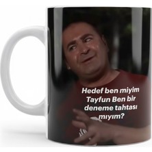 Sartre Art Kolpaçino Özgür Hedef Ben Miyim Tasarımlı Hediyelik Porselen Kupa Bardak