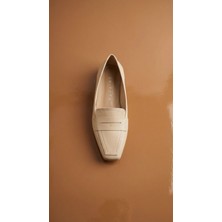 emienza mona  vegan deri köşeli burun bayan babet