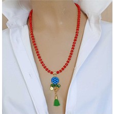 Sinem Şanlı Kırmızı Kristal Boncuklu Süryani Taşı Kolye – Ipek Püsküllü El Yapımı Tasarım