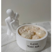 Violet Candle Decor Beyaz Çiçek Aranjman Kokulu Mum Kişisel Mesajlı