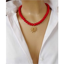 Sinem Şanlı Kırmızı Mat Cam Boncuk Güneş Kolye – 42 cm Çelik Uçlu