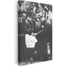 Tablofest Dikey Kanvas Tablo Atatürk Çocukla Samimi Sohbet Atatürk Tablosu Ev Ofis Duvar Dekoru