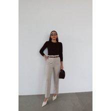 Özge Özgenç Çift Pensli Kemerli Havuç Kesim Pantolon