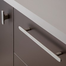 System 4740 Modern Düz Kulp Nikel Saten Renk 128 mm (Iki Delik Arası Mesafe)