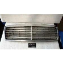 TŞT Mercedes W210 Ön Panjur Peteğı Sıyah 1995- (Oem No:  A2108880123)