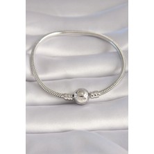 Pazarcan Pirinç Gümüş Renk Işleme Detay Charm Model Kadın Bileklik