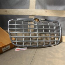 TŞT CHR300 Ön Panjur Grı Nikelaj Çerçeveli 2004- 2007 (Oem No:  K04805928AC)