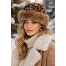 Külah Kürk Detaylı Leopar Desenli Kadın Kış Şapkası  Yumuşak – Sıcak – Lüks Dokulu
