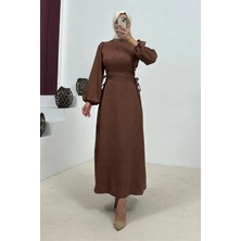 Tesettür Diyarı Yandan Çapraz Bağlamalı Keten Tesettür Elbise- Kahverengi