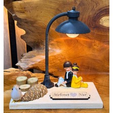 MYK Hediye ve Sanat Atölyesi Sevgililer Günü Hediyesi Kişiye Özel Işıklı Biblo  Sokak Lambalı Romantik Dekor Sevgiliye Özel 14 Şubat Hediyesi