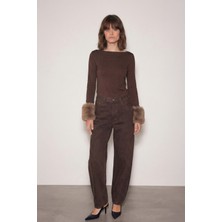 Babokah Peluş Kol Aksesuarlı Kayık Yaka Üst