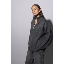 Nisan Triko Fermuarlı Triko Kazak