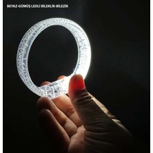 Shopwave Beyaz-Gümüş LED Işıklı Baskı Yapılabilen Pilli Bileklik Bilezik 1,5 cm Genişlik (5047)