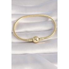Solenya Pirinç Gold Renk Işleme Detay Charm Model Kadın Bileklik