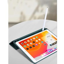 Samsung Galaxy P610 ile Uyumlu Tab S6 Lite 10.4 Kılıf Kalem Koyma Bölmeli Stand Olan Uyku Modlu Suni Deri, Yarı Transparan Silikon Arka Yüzey Ergonomik Yapılı, Attravtive Smart Cover