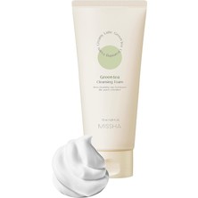 Yağlanma Karşıtı Bakım Sağlayan Yüz Temizleme Köpüğü Creamy Latte Cleansing Foam Green Tea