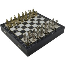 Orta Boy Metal Osmanlı-Bizans Satranç Takımı Parlak ve Mermer Desenli Sandıklı Mdf Tahtası (36X36X6 Cm.)