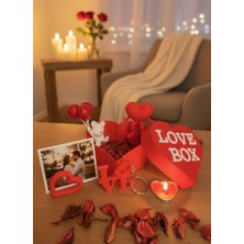 M&D Design Sevgililer Günü Love Box Hediye Seti 6 Parça Kalpli Kutu Mum Anahtarlık Balonlu Ayıcık Kalp Figür