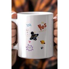 Uzay Figürlü Renkli Desenli 330ML Baskılı Beyaz Seramik Kupa Bardak