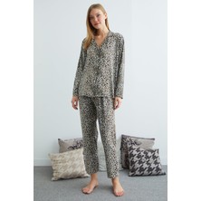 FullaModa Büyük Beden Leopar Desenli Düğmeli Pijama Takımı