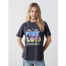Lc Waikiki Yeni Sezon Bisiklet Yaka Pink Floyd Baskılı Kadın Tişört