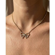 Milena Blake Fiyonk, Taşlı Gold Çelik Kolye,taşlı Fiyonk Kolye, Zarif Kadın Kolyesi,, Fiyonk Detaylı Kolye, Taşlı Zincir Kolye, Şık Kolye Modelleri, Günlük Kolye, Özel Gün Kolyesi, Minimal Ama Şık Kolye