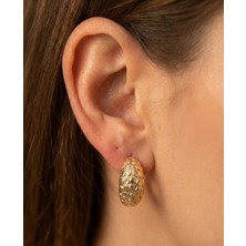 Milena Blake Dokulu Oval Gold Çelik Küpe – Zamansız ve Modern Şıklık