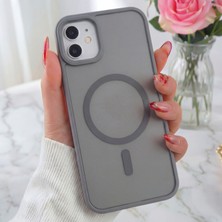 Fibaks Apple iPhone 11 Kılıf 12 Görünümlü Kamera Çıkıntılı Magsafe Şarj Destekli Metal Tuşlu Yumuşak Kenarlı Mat Kapak