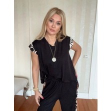 Bi Baksana Kadın Yarasa Kol Dijital Baskı Detay Bluz ve Yanı Şerit Detay Kristal Kumaş Pantolon Ikili Takım