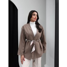 Esra Helvacı Fular Kemerli Ceket