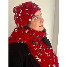 ALS Tasarım Dünyası Kırmızı Renk Içi Desenli El Örgüsü Atkı ve Bere Kombini