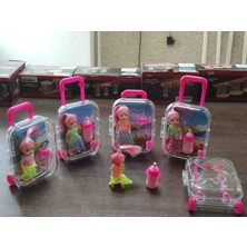 Parmak Bebek Bavulla Tatilde