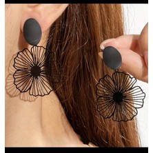 İTHAL Siyah Yaprak Tasarımlı Sallantılı Küpe, Metal Çiçek Desenli