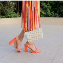 Trivogue Uzun Zincir Kollu Kapaklı Inci Çanta Beyaz