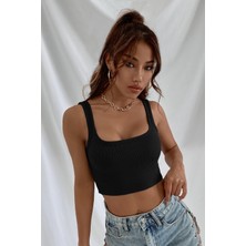 Kadın Siyah Kalın Askılı Crop Top Büstiyer – Modern ve Şık Tasarım