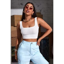 Kadın Beyaz Kalın Askılı Crop Top Büstiyer – Modern ve Şık Tasarım