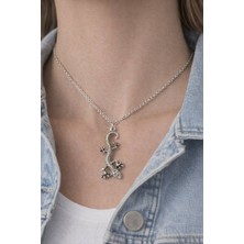 Herşey Nota Kertenkele Figürlü Gümüş Renk Unisex Kolye