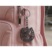 Yerli Anahtarlık At Nalı Modeli Nal Içerisinde At