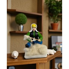 Figürart El Yapımı Minyatür Yün Çırpan Kadın Biblo – Köy Hayatı Temalı Dekoratif Hediyelik