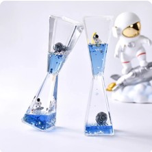 Uzay Temalı Dökülen Yağ Kum Saati - Lisinya