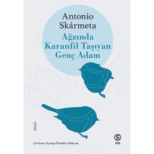 Sia Kitap Ağzında Karanfil Taşıyan Genç Adam