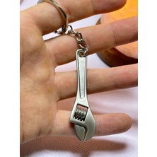 Küçük Boy Kurbağacık Ingiliz Anahtarı Gümüş Gri Renk Metal Anahtarlık