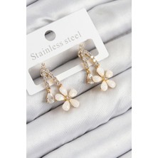 Pirinç Zirkon Taşlı Papatya Model Gold Renk Kadın Küpe - Lisinya